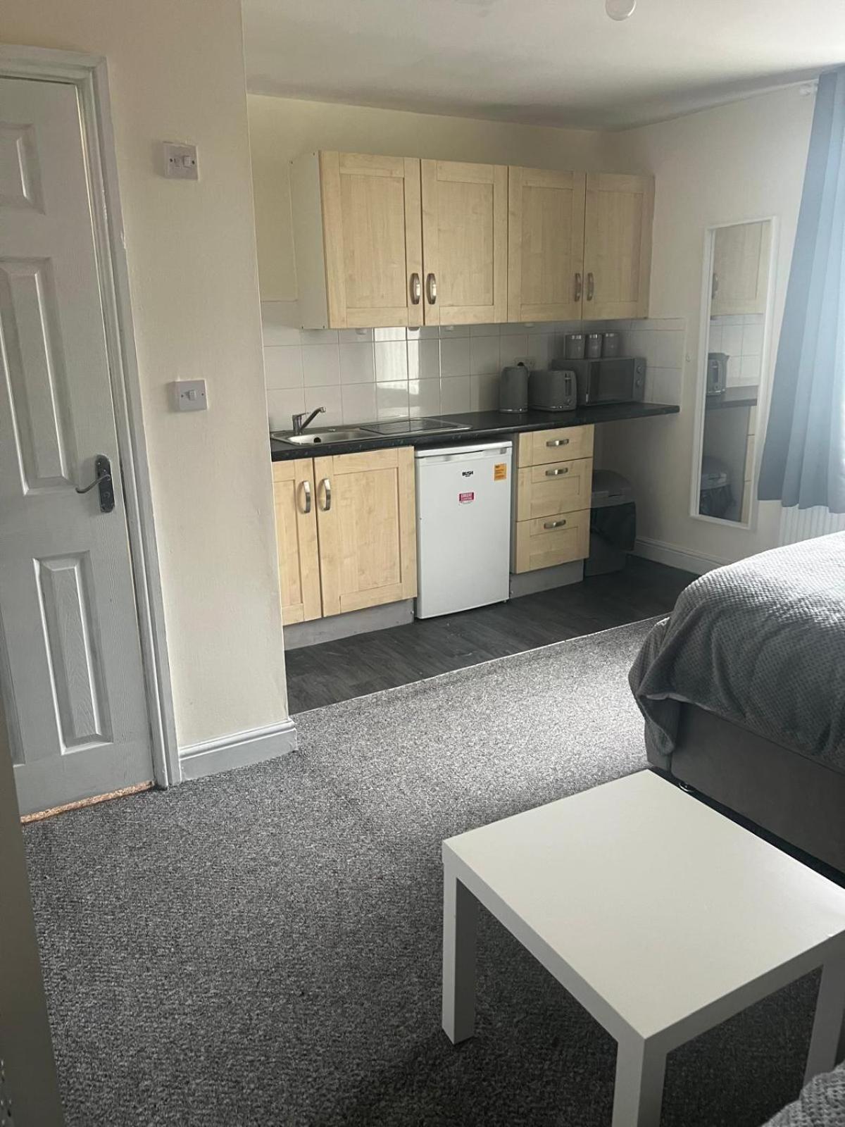 Studio Flat 7 With Private Shower & Wc Nottingham Exterior photo